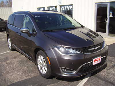 2020 Chrysler Pacifica, $19500. Photo 2
