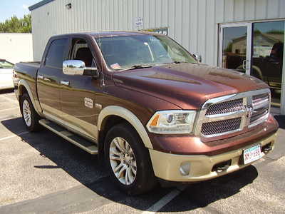 2015 RAM 1500 Crew Cab, $11500. Photo 2