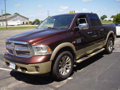 2015 RAM 1500 Crew Cab, $11500. Photo 3