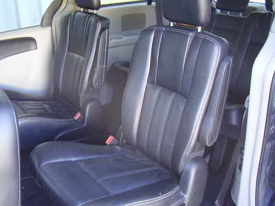 2014 Chrysler Town & Country, $8500. Photo 8