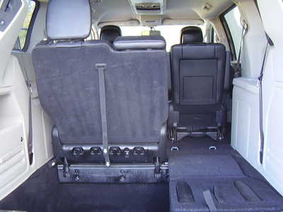 2014 Chrysler Town & Country, $8500. Photo 10