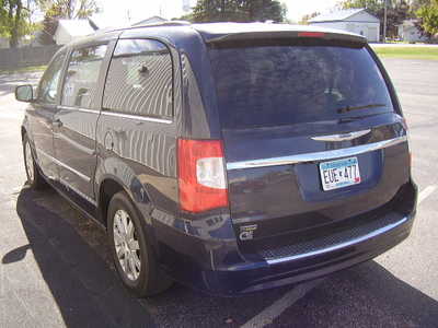 2014 Chrysler Town & Country, $8500. Photo 12
