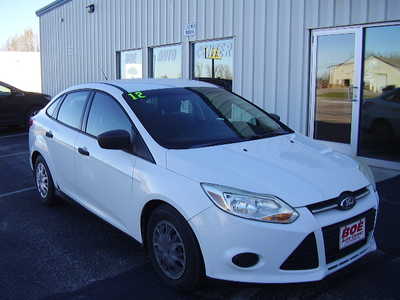 2012 Ford Focus, $2500. Photo 2