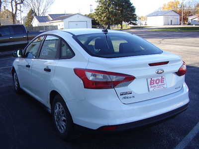 2012 Ford Focus, $2500. Photo 4
