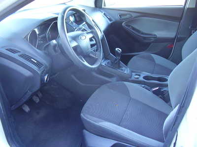 2012 Ford Focus, $2500. Photo 9