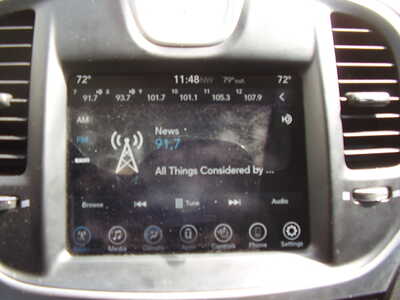 2017 Chrysler 300, $10900. Photo 4