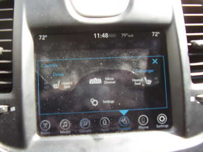 2017 Chrysler 300, $10900. Photo 5