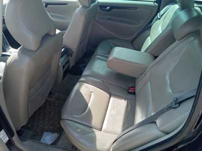 2004 Volvo XC70, $1999. Photo 6