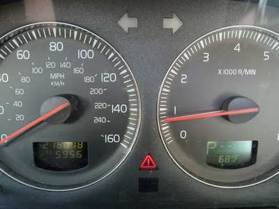 2004 Volvo XC70, $1999. Photo 8