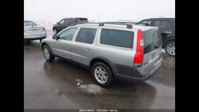2004 Volvo XC70, $3999. Photo 1