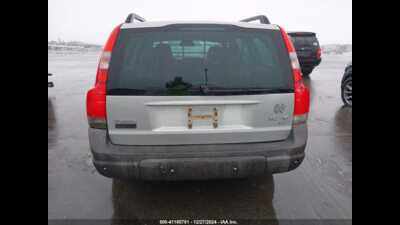 2004 Volvo XC70, $3999. Photo 4