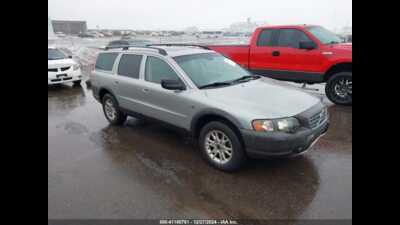 2004 Volvo XC70, $3999. Photo 5