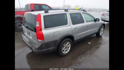 2004 Volvo XC70, $3999. Photo 6
