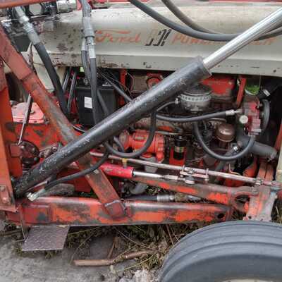 1958 Ford 801 , $7999. Photo 9