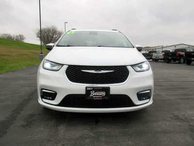 2023 Chrysler Pacifica, $29900. Photo 11