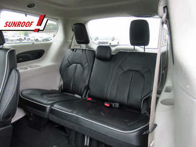 2023 Chrysler Pacifica, $29900. Photo 6