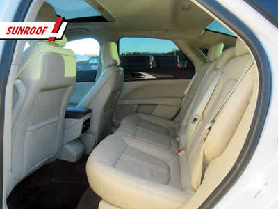 2020 Lincoln MKZ, $27500. Photo 5