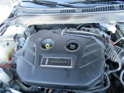 2020 Lincoln MKZ, $27500. Photo 8