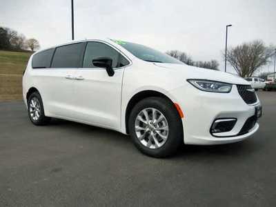 2025 Chrysler Pacifica, $. Photo 12