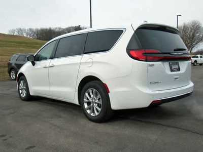 2025 Chrysler Pacifica, $. Photo 3