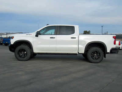2022 Chevrolet 1500 Crew Cab, $52900. Photo 2