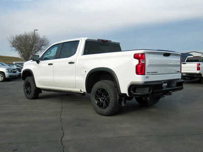 2022 Chevrolet 1500 Crew Cab, $52900. Photo 3