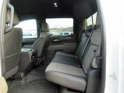 2022 Chevrolet 1500 Crew Cab, $52900. Photo 5
