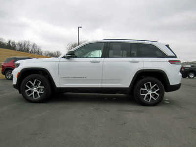 2024 Jeep Grand Cherokee, $40900. Photo 2