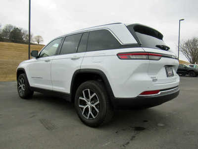 2024 Jeep Grand Cherokee, $40900. Photo 3