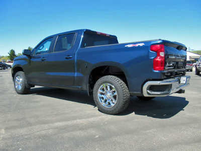2023 Chevrolet 1500 Crew Cab, $37900. Photo 3