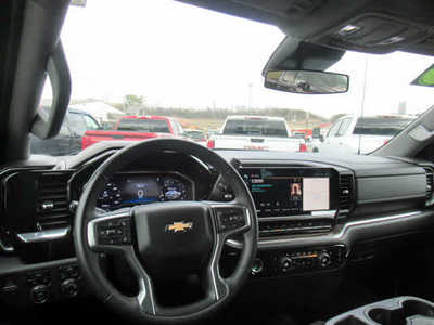 2023 Chevrolet 1500 Crew Cab, $37900. Photo 6