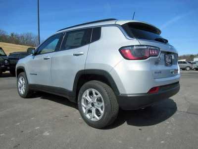2025 Jeep Compass, $. Photo 3