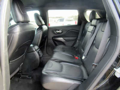 2019 Jeep Cherokee, $18900. Photo 5