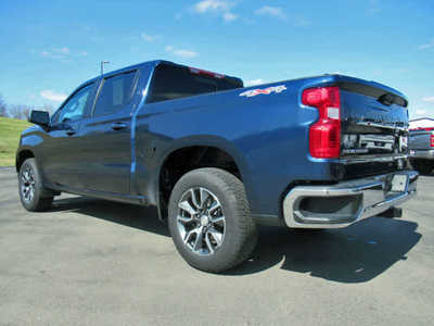 2023 Chevrolet 1500 Crew Cab, $40900. Photo 3