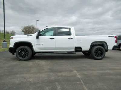 2025 Chevrolet 2500 Crew Cab, $. Photo 2