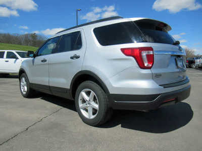 2018 Ford Explorer, $16900. Photo 4