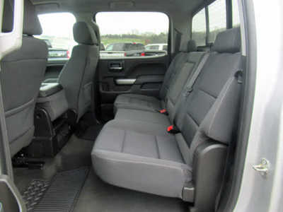 2018 Chevrolet 1500 Crew Cab, $28500. Photo 5