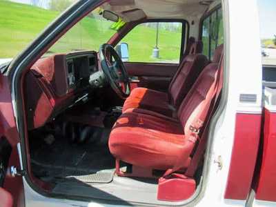 1990 Chevrolet 2500 Reg Cab, $8500. Photo 4