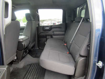 2021 Chevrolet 1500 Crew Cab, $28900. Photo 5