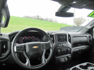2021 Chevrolet 1500 Crew Cab, $28900. Photo 6