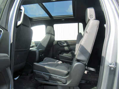 2024 Chevrolet Suburban, $71900. Photo 4