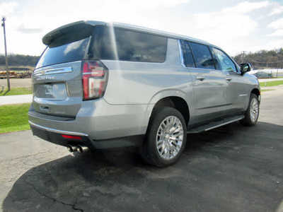2024 Chevrolet Suburban, $71900. Photo 8
