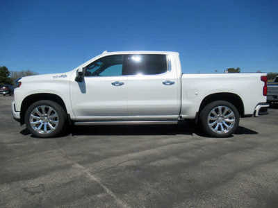2021 Chevrolet 1500 Crew Cab, $47900. Photo 2