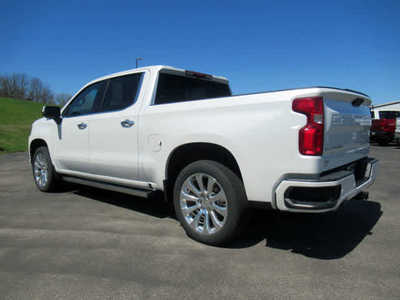 2021 Chevrolet 1500 Crew Cab, $47900. Photo 3