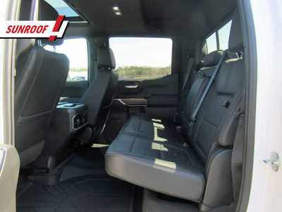 2021 Chevrolet 1500 Crew Cab, $47900. Photo 5