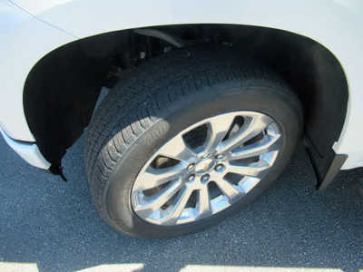 2021 Chevrolet 1500 Crew Cab, $47900. Photo 7