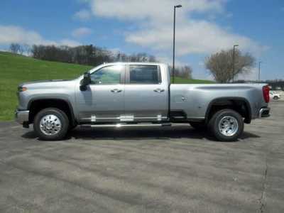 2025 Chevrolet 3500 Crew Cab, $. Photo 2