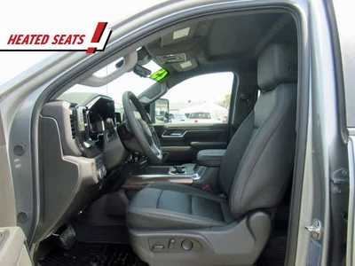 2025 Chevrolet 3500 Crew Cab, $. Photo 4