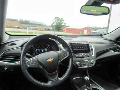 2017 Chevrolet Malibu, $15500. Photo 5