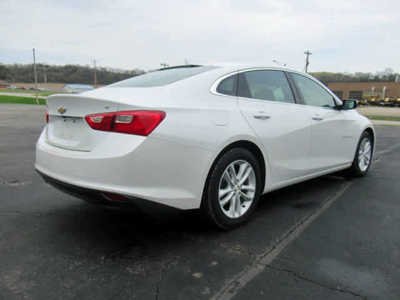 2017 Chevrolet Malibu, $15500. Photo 7